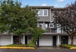 592 Regal Park NE Calgary, AB T2E 0S6