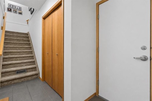592 Regal Park Ne, Calgary, AB - Indoor Photo Showing Other Room