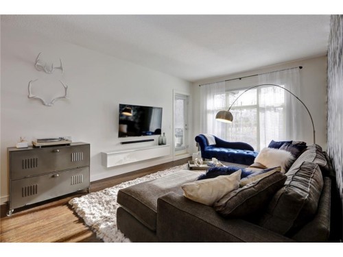 313-25 Aspenmont Heights Sw, Calgary, AB - Outdoor