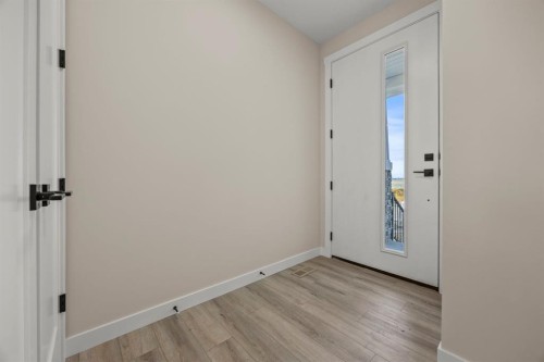435 Kinniburgh Loop, Chestermere, AB - Indoor Photo Showing Other Room