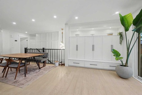 2615 Lougheed Drive Sw, Calgary, AB - Indoor Photo Showing Other Room