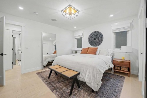 2615 Lougheed Drive Sw, Calgary, AB - Indoor Photo Showing Bedroom