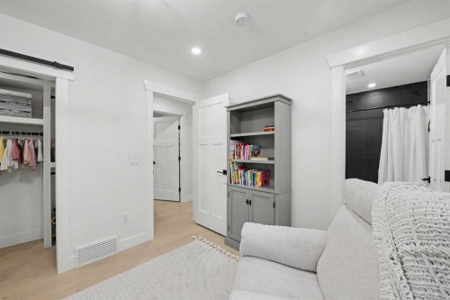 2615 Lougheed Drive Sw, Calgary, AB - Indoor