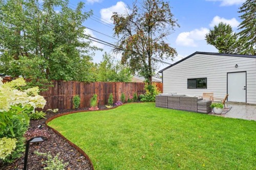 2615 Lougheed Drive Sw, Calgary, AB - Outdoor