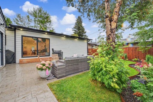 2615 Lougheed Drive Sw, Calgary, AB - Outdoor With Deck Patio Veranda