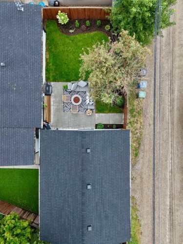 2615 Lougheed Drive Sw, Calgary, AB - Outdoor