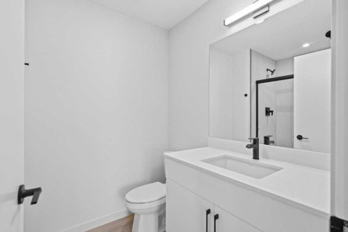 30 Heritage Heath, Cochrane, AB - Indoor Photo Showing Bathroom