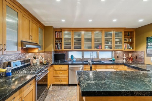 1717 7 Avenue Nw, Calgary, AB - Indoor Photo Showing Kitchen With Double Sink