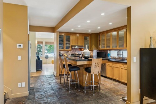 1717 7 Avenue Nw, Calgary, AB - Indoor Photo Showing Dining Room