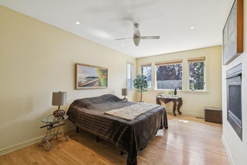 1717 7 Avenue Nw, Calgary, AB - Indoor Photo Showing Bedroom