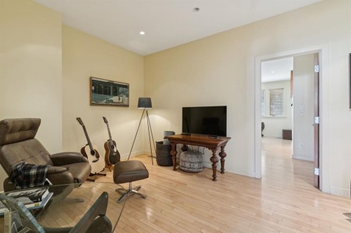 1717 7 Avenue Nw, Calgary, AB - Indoor