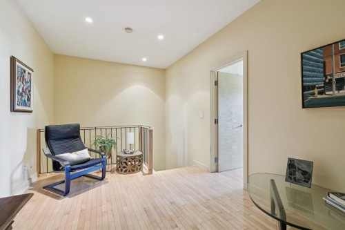 1717 7 Avenue Nw, Calgary, AB - Indoor Photo Showing Other Room