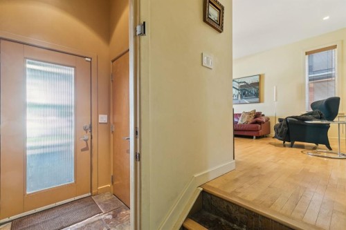 1717 7 Avenue Nw, Calgary, AB - Indoor Photo Showing Other Room