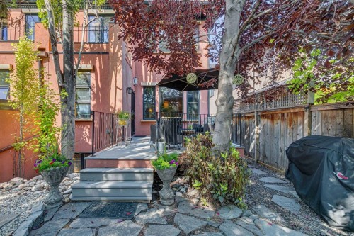 1717 7 Avenue Nw, Calgary, AB - Outdoor