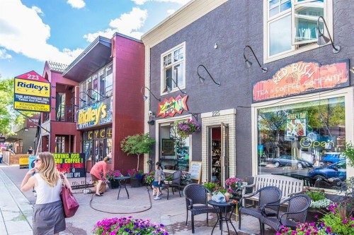 1717 7 Avenue Nw, Calgary, AB - Outdoor