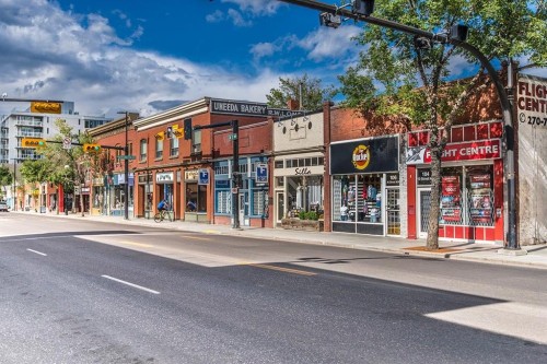 1717 7 Avenue Nw, Calgary, AB - Outdoor