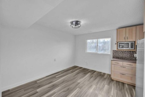 1-8112 36 Avenue Nw, Calgary, AB - Indoor