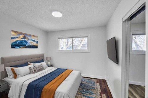 1-8112 36 Avenue Nw, Calgary, AB - Indoor Photo Showing Bedroom