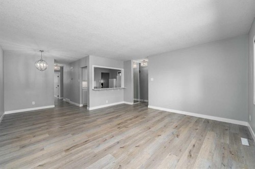 727 67 Avenue Sw, Calgary, AB - Indoor