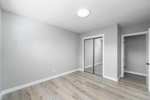 727 67 Avenue Sw, Calgary, AB - Indoor Photo Showing Other Room