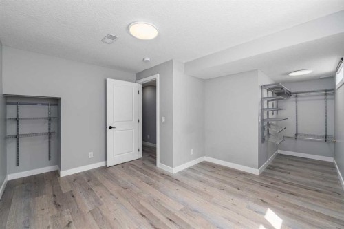 727 67 Avenue Sw, Calgary, AB - Indoor Photo Showing Other Room