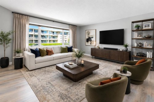 727 67 Avenue Sw, Calgary, AB - Indoor Photo Showing Living Room