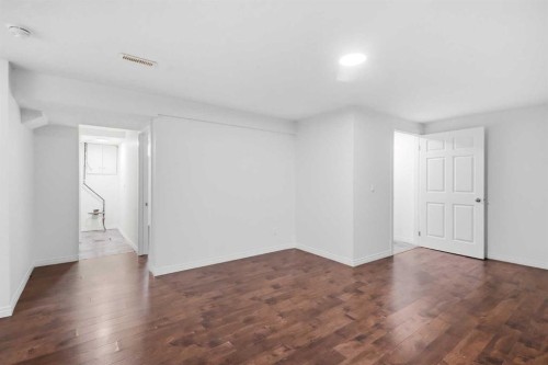 1211 Maitland Drive Ne, Calgary, AB - Indoor Photo Showing Other Room