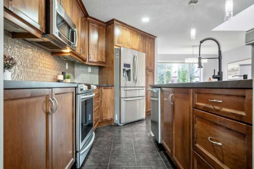 81 New Brighton Heights Se, Calgary, AB - Indoor Photo Showing Kitchen With Upgraded Kitchen