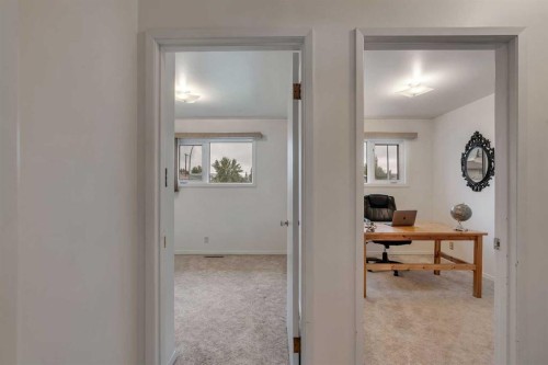 219 Tache Avenue Nw, Calgary, AB - Indoor Photo Showing Other Room