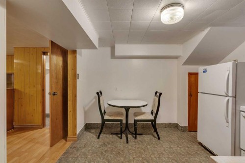 219 Tache Avenue Nw, Calgary, AB - Indoor