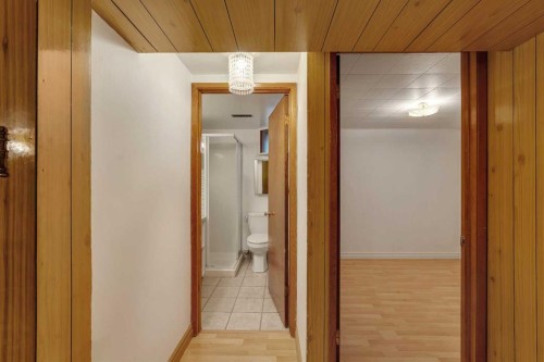 219 Tache Avenue Nw, Calgary, AB - Indoor Photo Showing Other Room