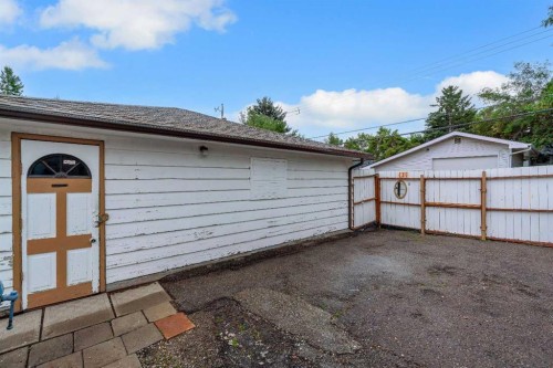 219 Tache Avenue Nw, Calgary, AB - Outdoor
