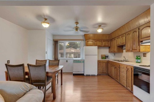 219 Tache Avenue Nw, Calgary, AB - Indoor Photo Showing Other Room