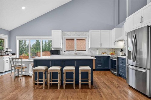 876 Shawnee Drive Sw, Calgary, AB - Indoor Photo Showing Kitchen With Upgraded Kitchen