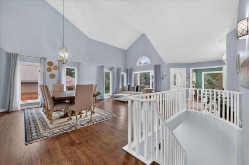 876 Shawnee Drive Sw, Calgary, AB - Indoor Photo Showing Dining Room