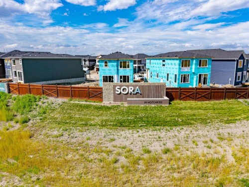 704 Sora Boulevard Se, Calgary, AB - Outdoor