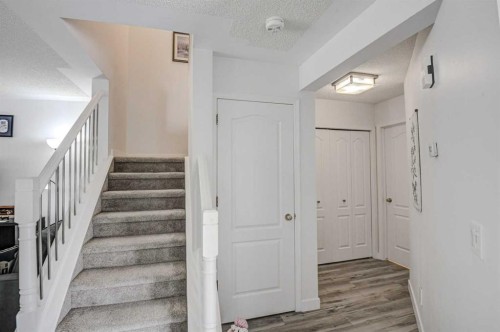 58 Sierra Morena Gardens Sw, Calgary, AB - Indoor Photo Showing Other Room