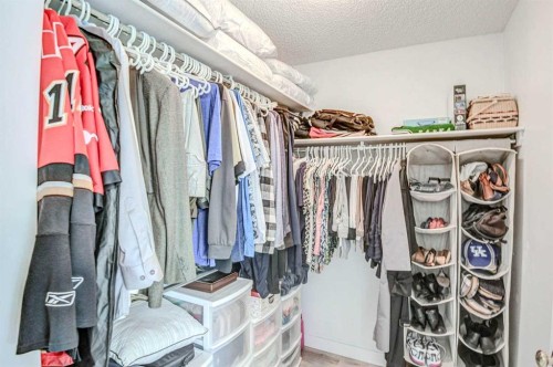 58 Sierra Morena Gardens Sw, Calgary, AB - Indoor With Storage