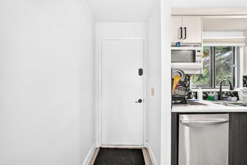 60 Falmere Court Ne, Calgary, AB - Indoor