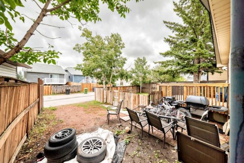 60 Falmere Court Ne, Calgary, AB - Outdoor