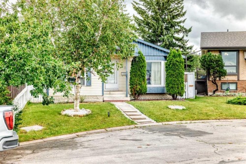 60 Falmere Court Ne, Calgary, AB - Outdoor
