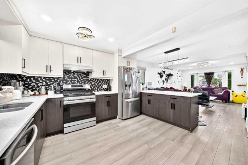 60 Falmere Court Ne, Calgary, AB - Indoor Photo Showing Kitchen
