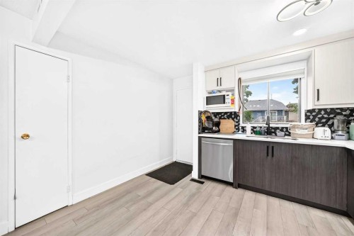 60 Falmere Court Ne, Calgary, AB - Indoor Photo Showing Kitchen