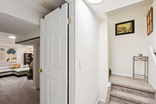 38-3620 51 Street Sw, Calgary, AB - Indoor Photo Showing Other Room