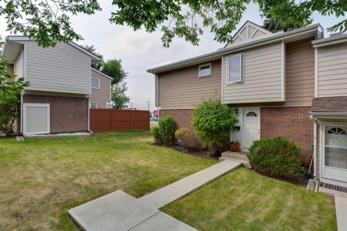 38-3620 51 Street Sw, Calgary, AB - Outdoor
