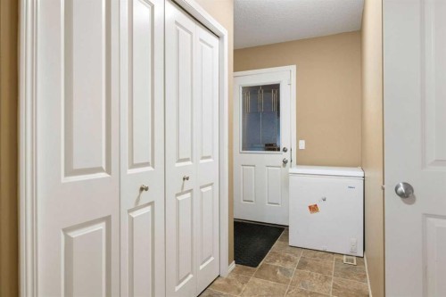 19 Silverado Skies Bay Sw, Calgary, AB - Indoor Photo Showing Other Room