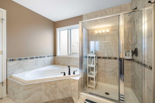 19 Silverado Skies Bay Sw, Calgary, AB - Indoor Photo Showing Bathroom