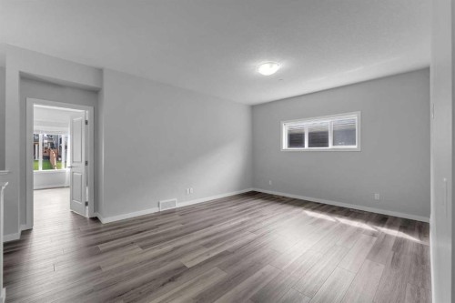 217 Lucas Crescent Nw, Calgary, AB - Indoor Photo Showing Other Room