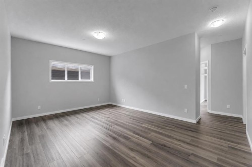 217 Lucas Crescent Nw, Calgary, AB - Indoor Photo Showing Other Room
