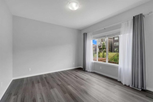 217 Lucas Crescent Nw, Calgary, AB - Indoor Photo Showing Other Room